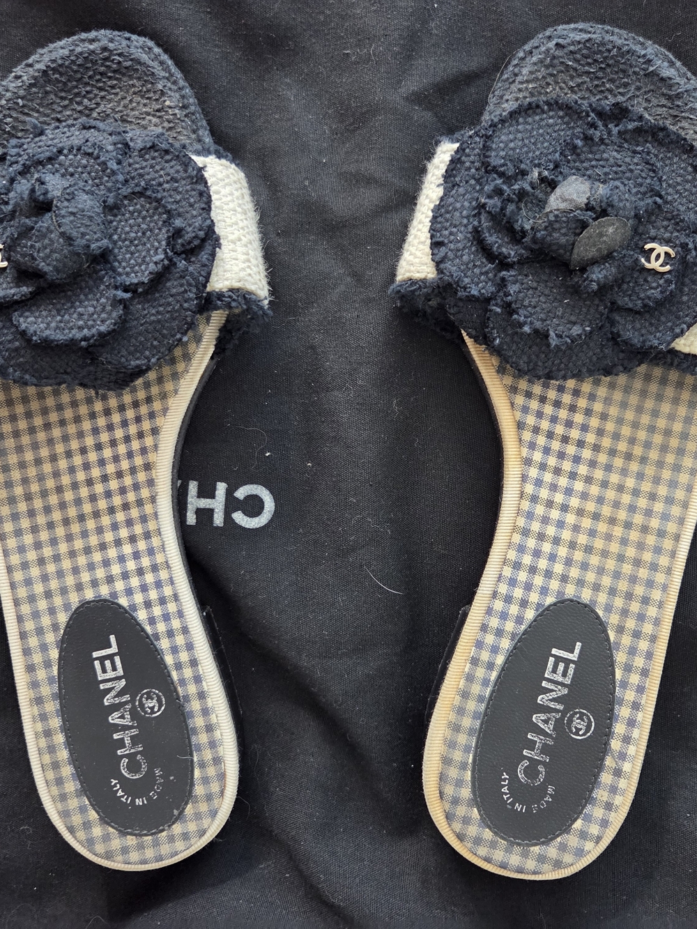 Authentic Chanel Women’s Navy & Cream Camellia Slide Sandals
